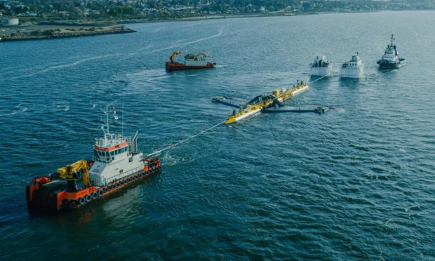 Tuabin thủy triều nặng 680 tấn, mạnh nhất thế giới sẵn sàng tạo ra điện - Orbital O2