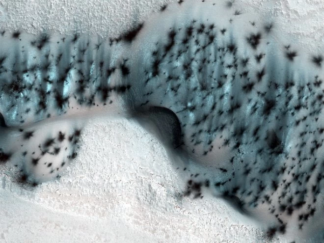 Ngắm quang cảnh đẹp tuyệt vời trên sao Hỏa lần đầu được công bố - 13 sao hoa