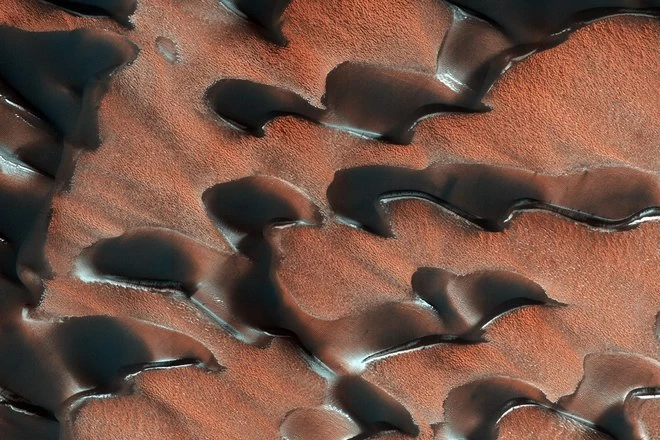Ngắm quang cảnh đẹp tuyệt vời trên sao Hỏa lần đầu được công bố - 2 sao hoa
