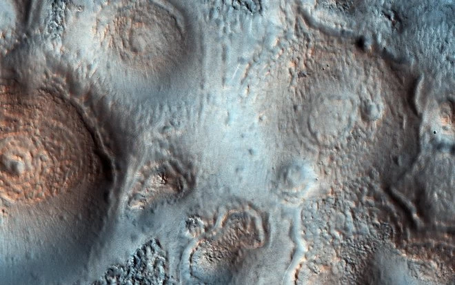 Ngắm quang cảnh đẹp tuyệt vời trên sao Hỏa lần đầu được công bố - 4 sao hoa