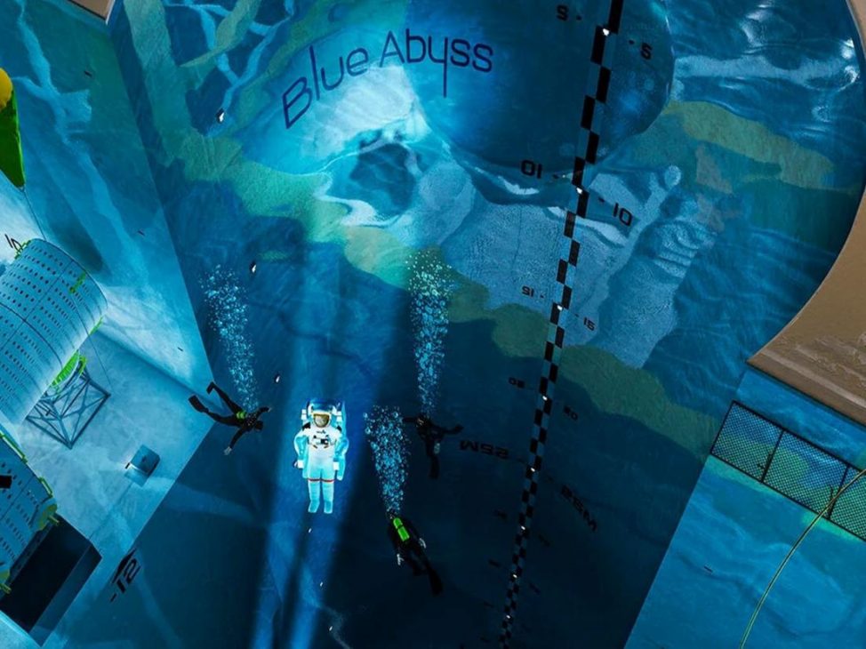 Bể bơi Blue Abyss: địa điểm lý tưởng để phát triển robot dưới nước và đào tạo phi hành gia - Blue Abyss 1