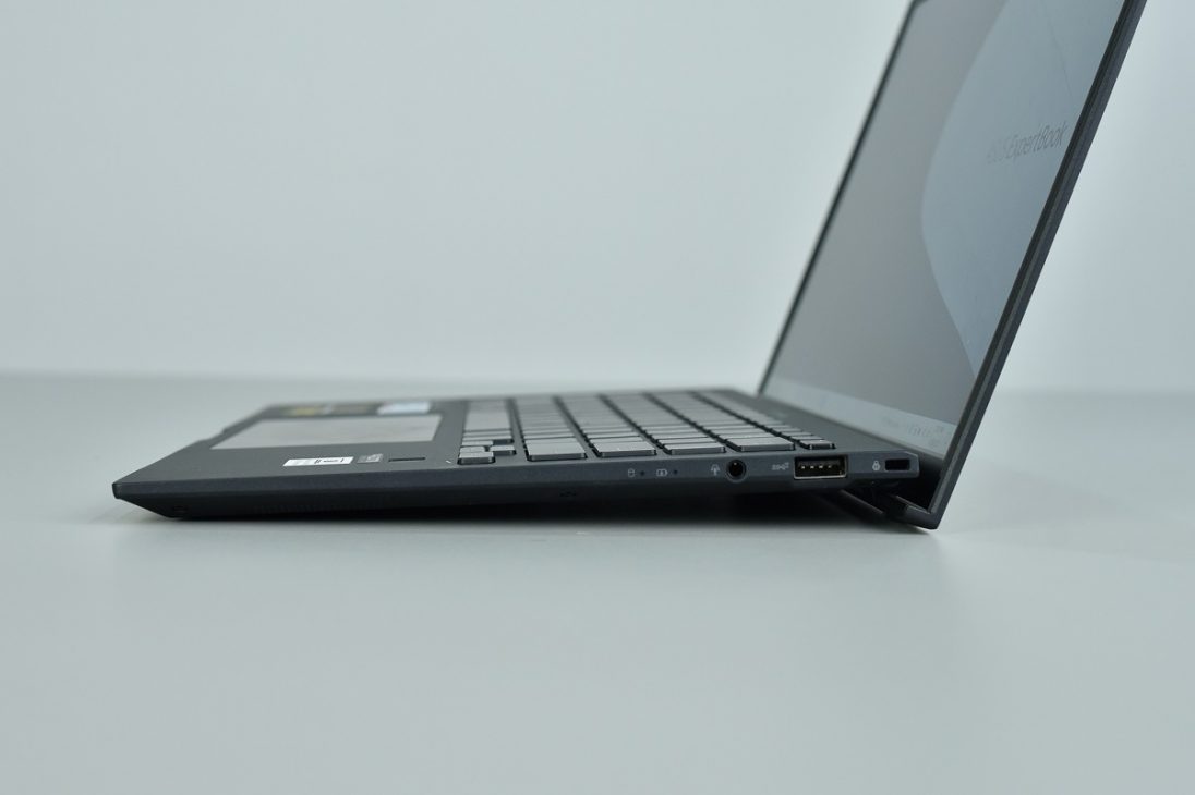 Khui hộp: Laptop ASUS ExpertBook B9 cho doanh nhân có gì lạ? - DSC8928