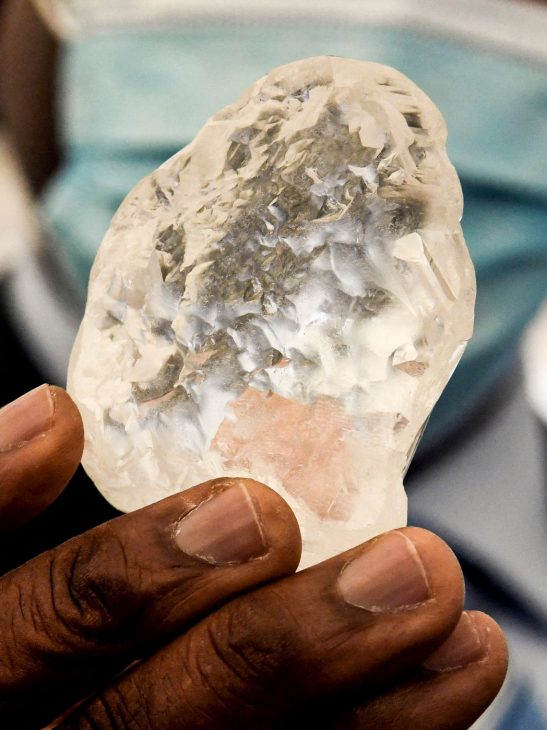 Viên kim cương lớn thứ ba thế giới vừa được phát hiện ở châu Phi - kim cuong 3