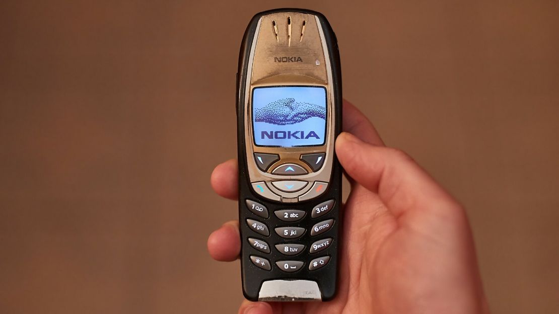 HMD Global bất ngờ hồi sinh huyền thoại Nokia 6310 cách đây 20 năm - 2 44