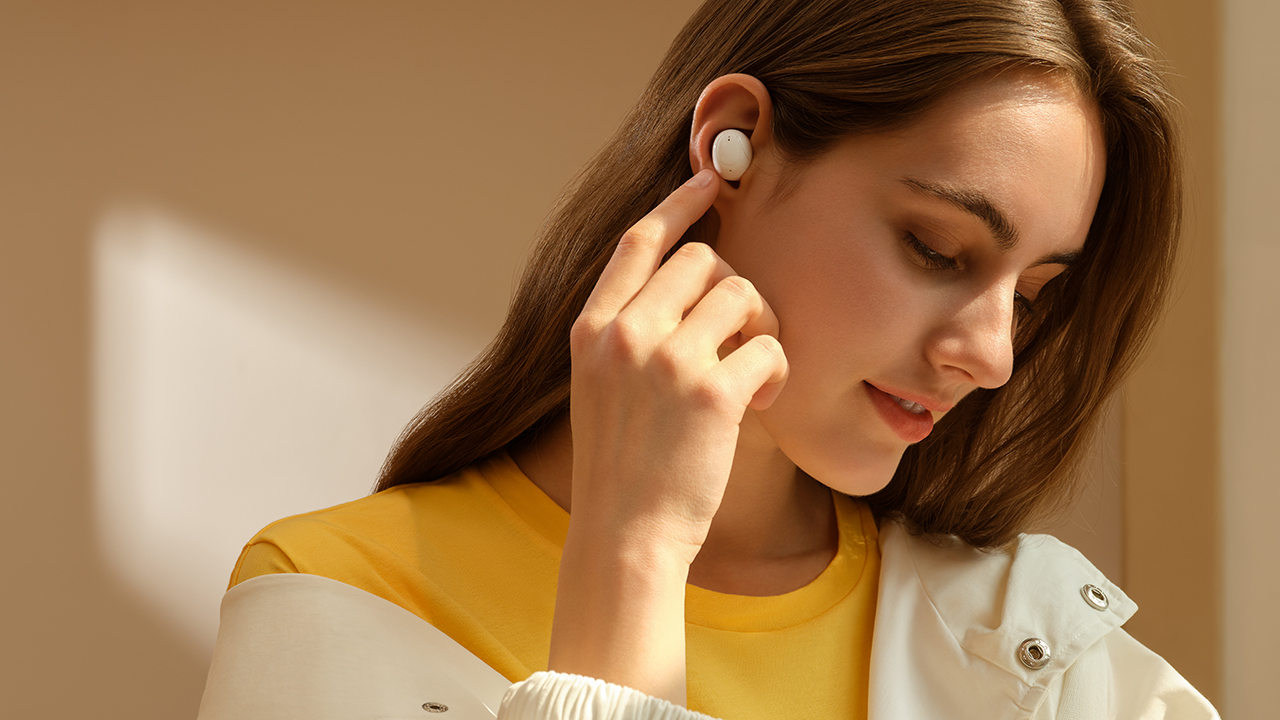 Điện thoại OPPO A54 6GB và tai nghe Enco Buds - cặp đôi trải nghiệm hoàn hảo, giá tốt - Hinh lifestyle Enco Buds 2