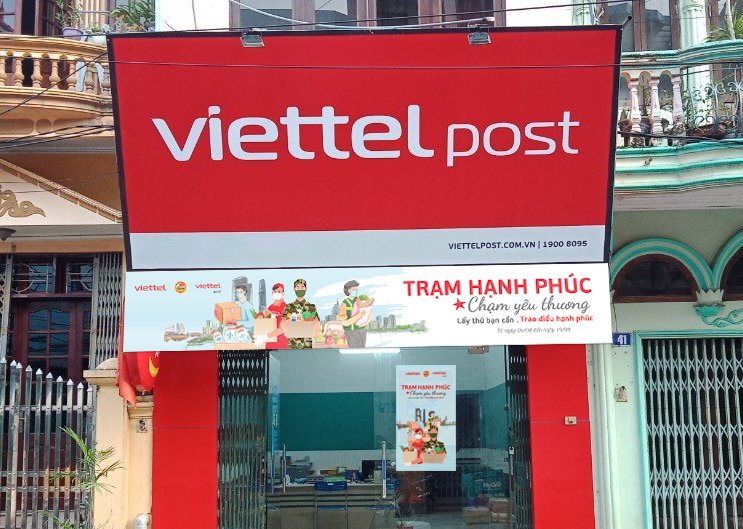 Trạm hạnh phúc Viettel Post đã nhận 15 tấn hàng quyên góp chỉ sau 1 ngày phát động - 2 17