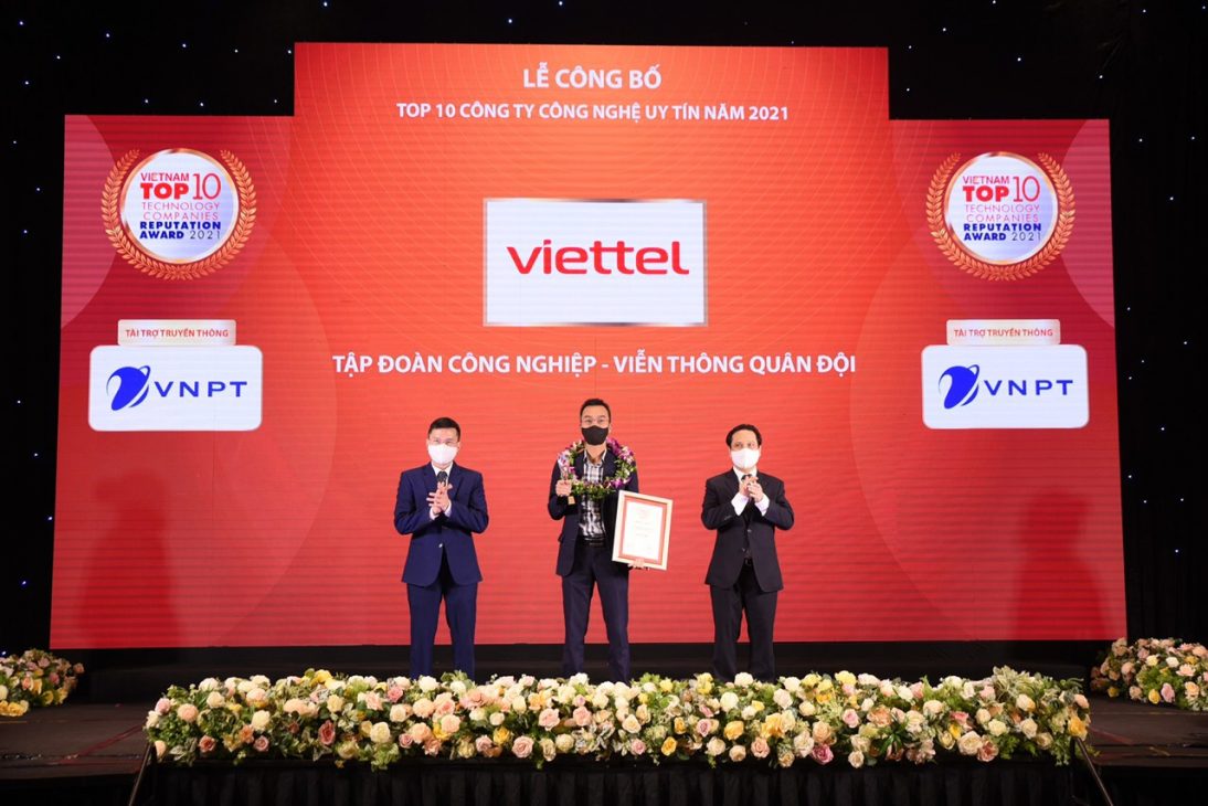 Ba nhà mạng lớn đứng hàng đầu của Top 10 công ty công nghệ uy tín năm 2021 - Viettel la doanh nghiep so 1 trong bang xep hang Top 10 Cong ty Cong ngh...