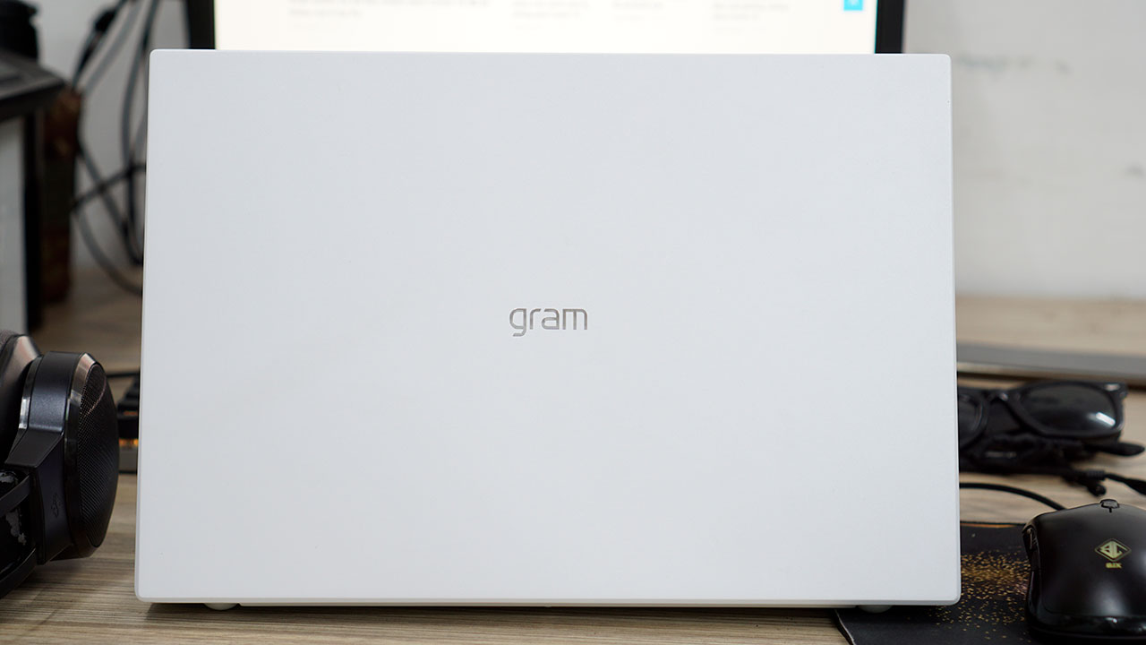 Laptop LG gram i7-1165G7: Mạnh hơn nhưng khó nâng cấp - DSC1615