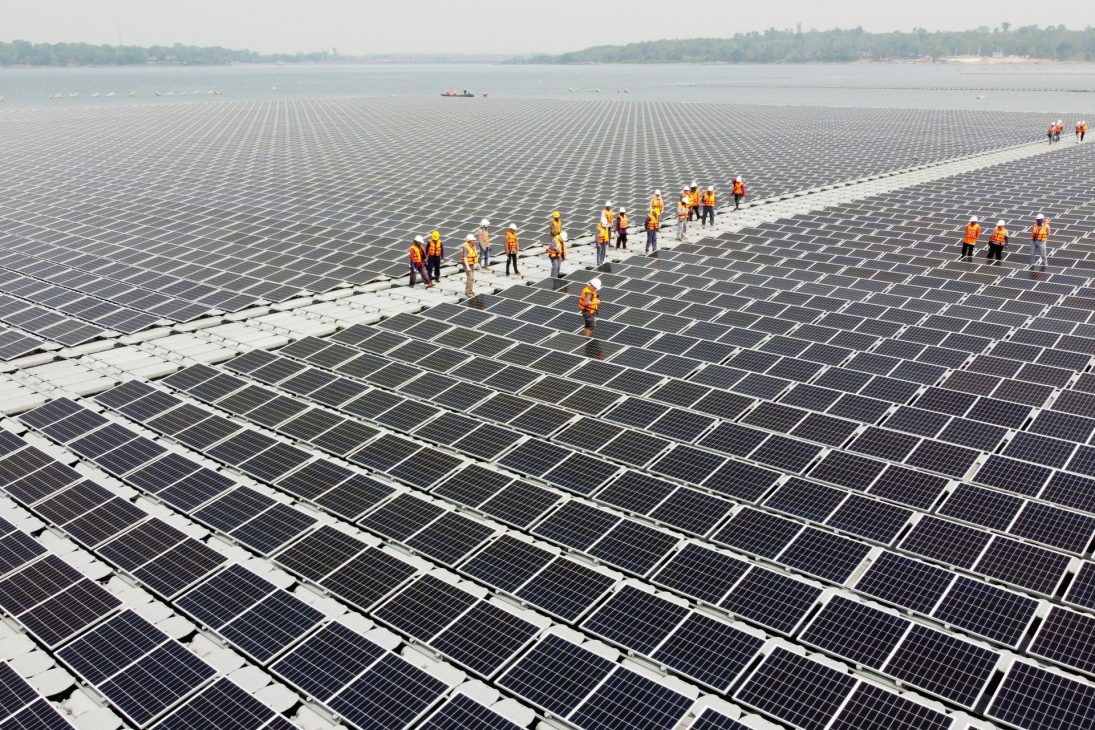 Trang trại điện mặt trời nổi trên nước to bằng 70 sân bóng tại Thái Lan đi vào hoạt động - Trang trai dien mat troi 2