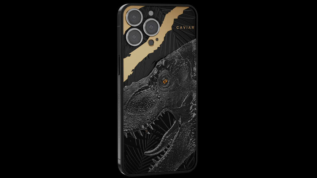 Chiêm ngưỡng bộ sưu tập iPhone 13 đính răng thật khủng long bạo chúa T-Rex tuổi đời 80 triệu năm - iPhone 13 Pro 1