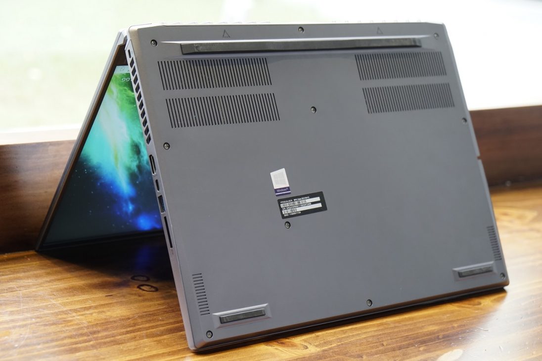 Acer tung laptop chiến game Predator Triton 500 SE - DSC0661