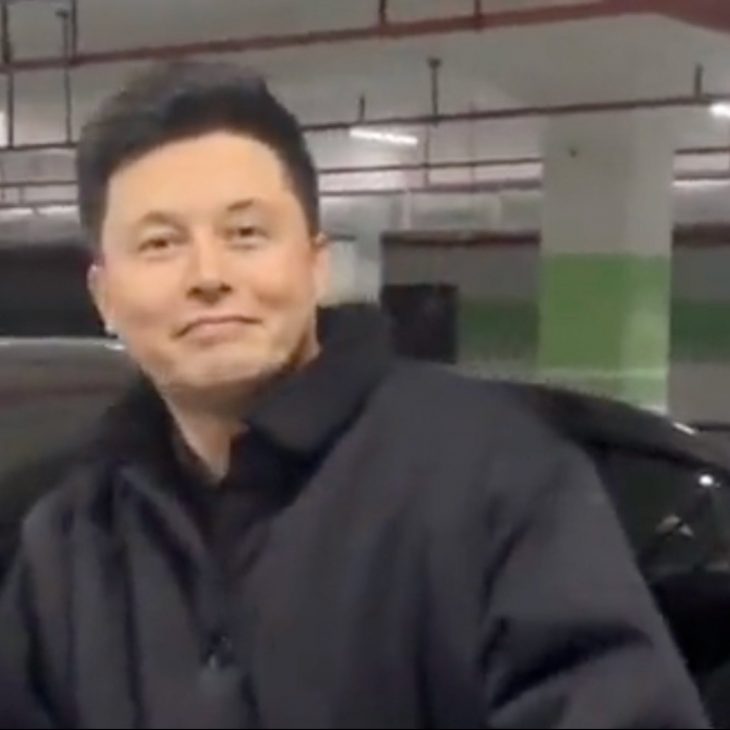 Tỷ phú Elon Musk nói gì về những bản sao chính mình đang lan truyền trên mạng? - Elon Musk 2 1