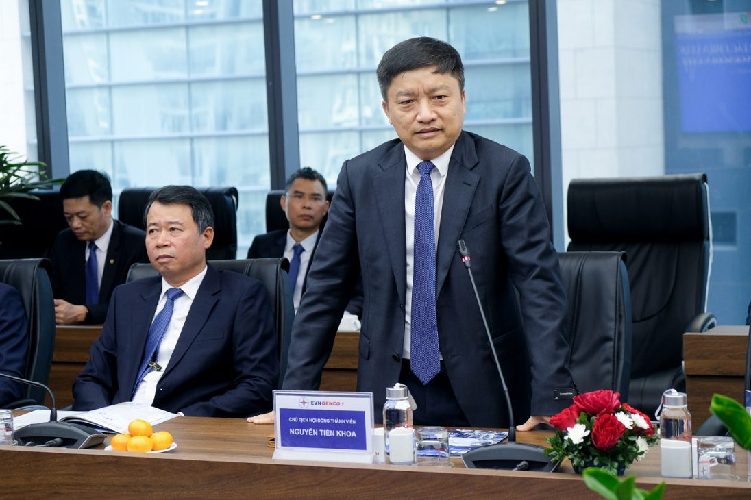 Tổng Công ty Phát điện 1 ký hợp tác chuyển đổi số, đa dạng hóa sản phẩm và dịch vụ - Ong Nguyen Tien Khoa Chu tich Hoi dong thanh vien Tong Cong ty phat dien 1