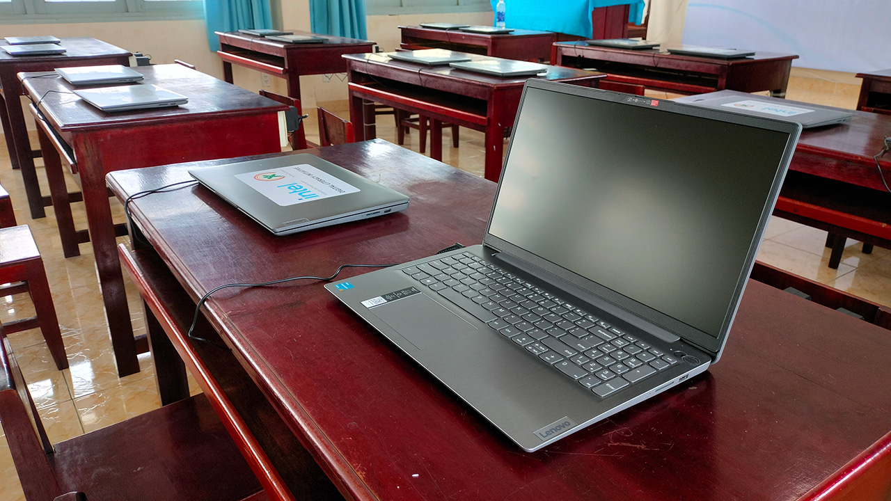 Intel Products Việt Nam tài trợ 150 laptop và 10 robot cho dự án "Phổ cập kỹ năng số" - IMG20220316082723