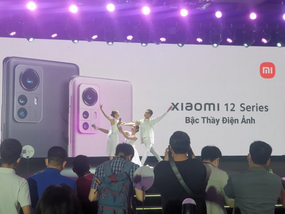 Xiaomi 12 Pro, Xiaomi 12 sẽ bán ở Việt Nam đầu tháng 4, giá từ 19,9 triệu đồng - ffe23c6c988a57d40e9b