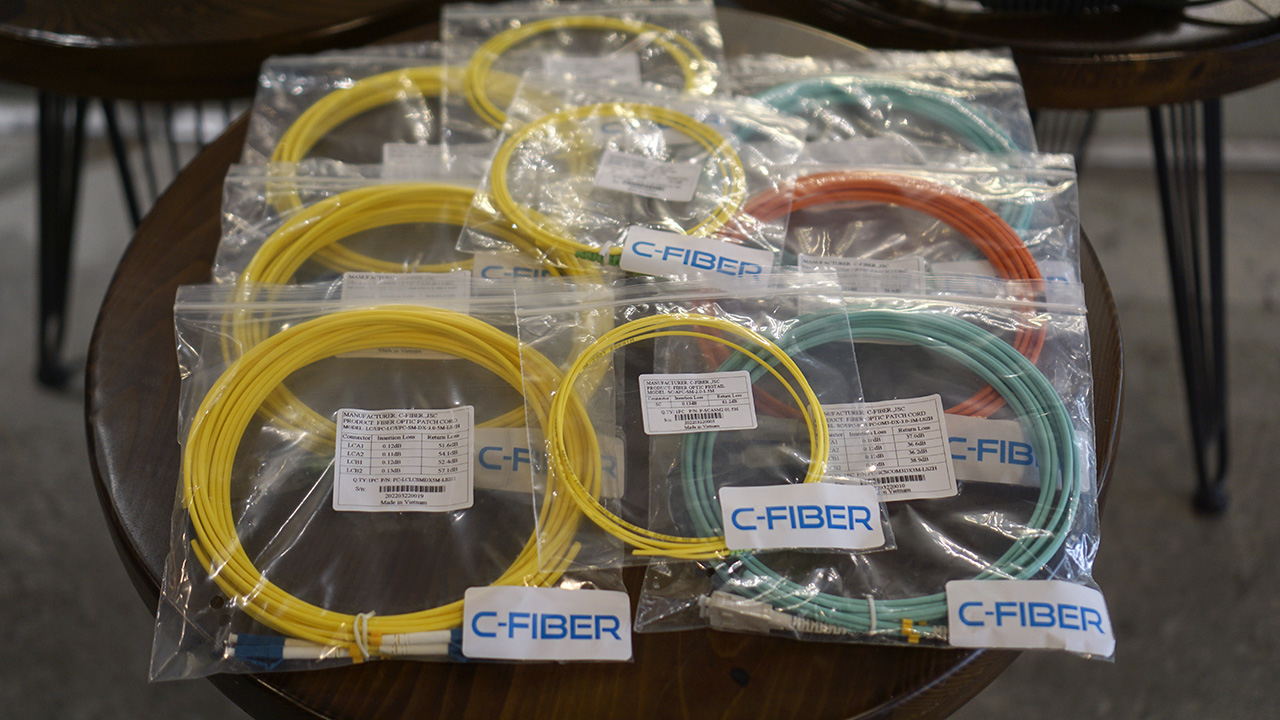 Công ty C-Fiber giới thiệu loạt phụ kiện truyền dẫn quang học cho ngành viễn thông - DSC8271