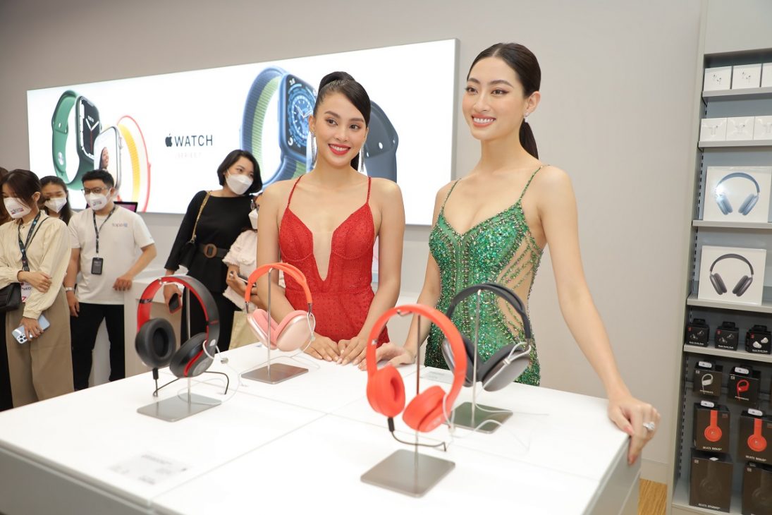 Ra mắt cửa hàng TopZone ủy quyền cao cấp Apple lớn nhất tại Việt Nam cùng nhiều khuyến mãi - Khai truong TopZone APR Khanh Hoi 5