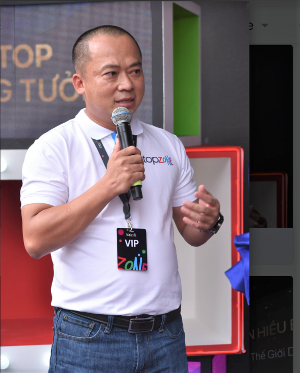 Ra mắt cửa hàng TopZone ủy quyền cao cấp Apple lớn nhất tại Việt Nam cùng nhiều khuyến mãi - Khai truong TopZone APR Khanh Hoi 6