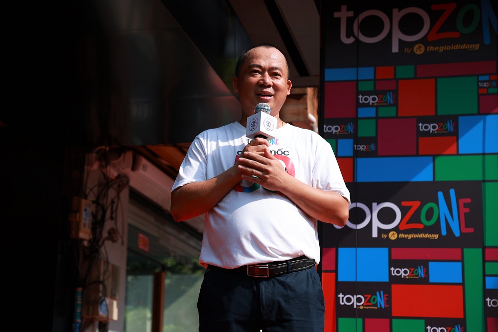 TGDĐ mừng mốc 50 cửa hàng TopZone, hướng mục tiêu đạt doanh thu Apple ngang tầm Singapore - 50 shops TopZone 6