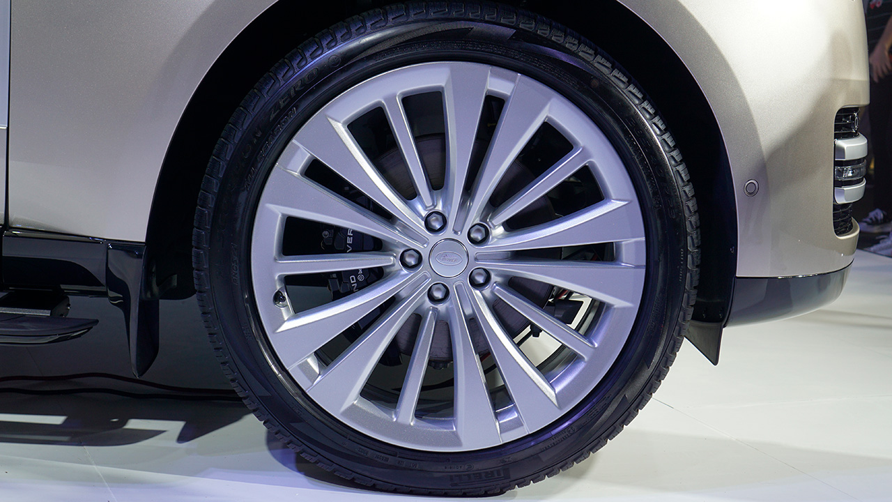 SUV hạng sang Range Rover thế hệ mới cập bến Việt Nam với 4 phiên bản, giá từ 11,189 tỷ đồng - DSC8893