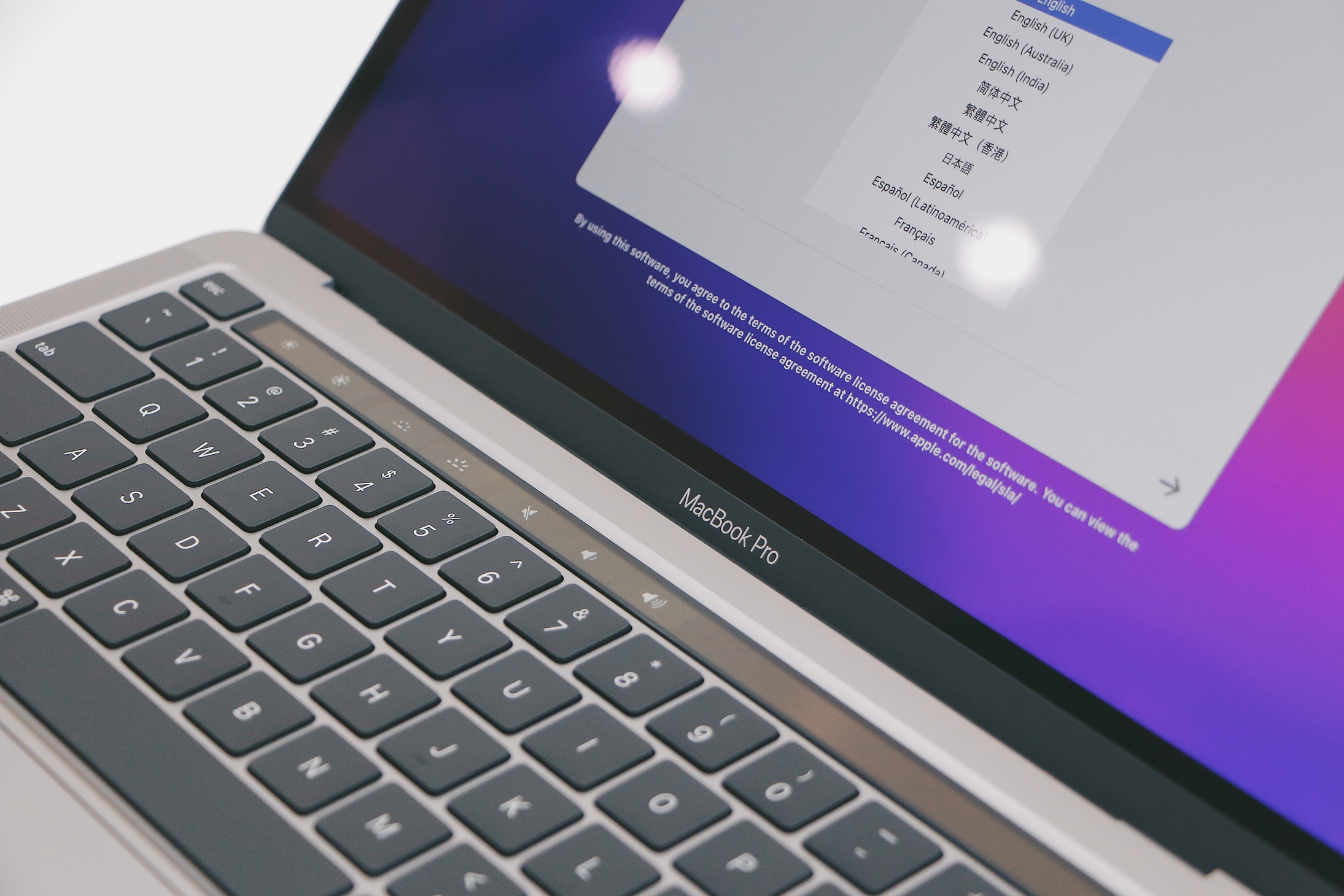 FPT Shop bất ngờ mở bán MacBook Pro M2 2022, giá từ 35,99 triệu đồng - IMG 8657