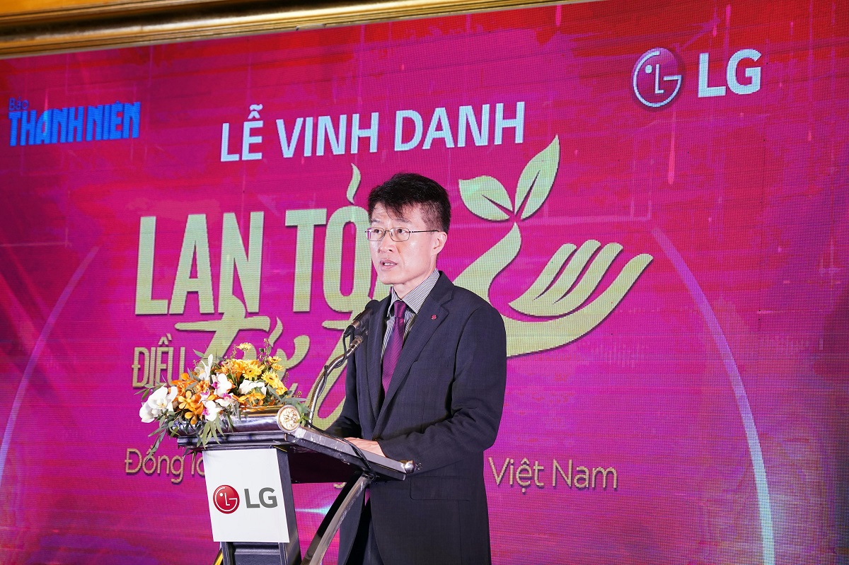 LG và báo Thanh Niên phát động chương trình "Lan tỏa điều tử tế" - Ong Sung Woo Nam Tong giam doc cua LG Viet Nam chia se tai su kien