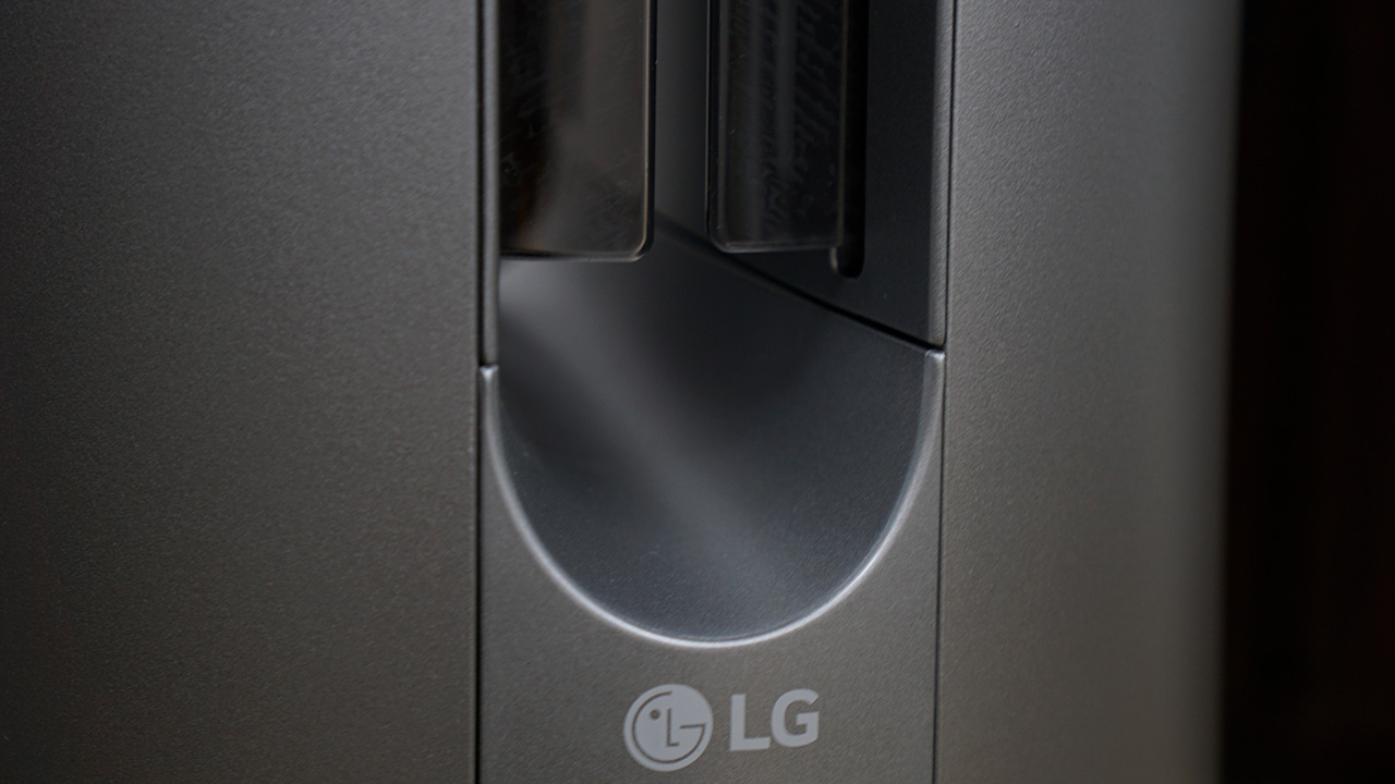 LG PuriCare AeroTower lọc sạch không khí, bụi mịn, diệt khuẩn, tỏa làn gió mát khắp nhà - DSC9000