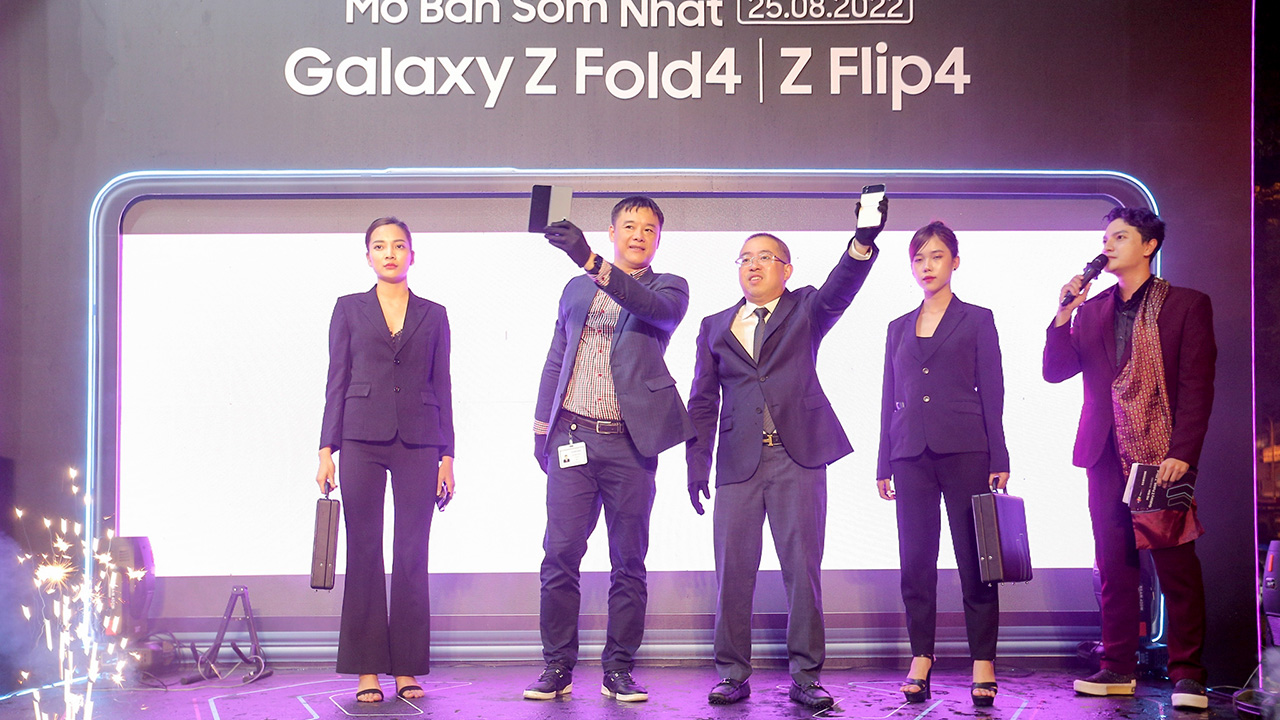 Samsung Galaxy Z 2022 tưng bừng mở bán ở các hệ thống bán lẻ - FPT Shop 7