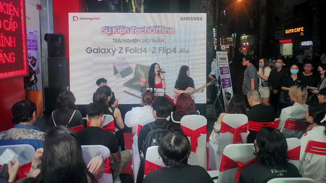 Đông đảo tín đồ công nghệ tham gia trải nghiệm Samsung Galaxy Z 2022 tại Di Động Việt - IMG 20220823 200713