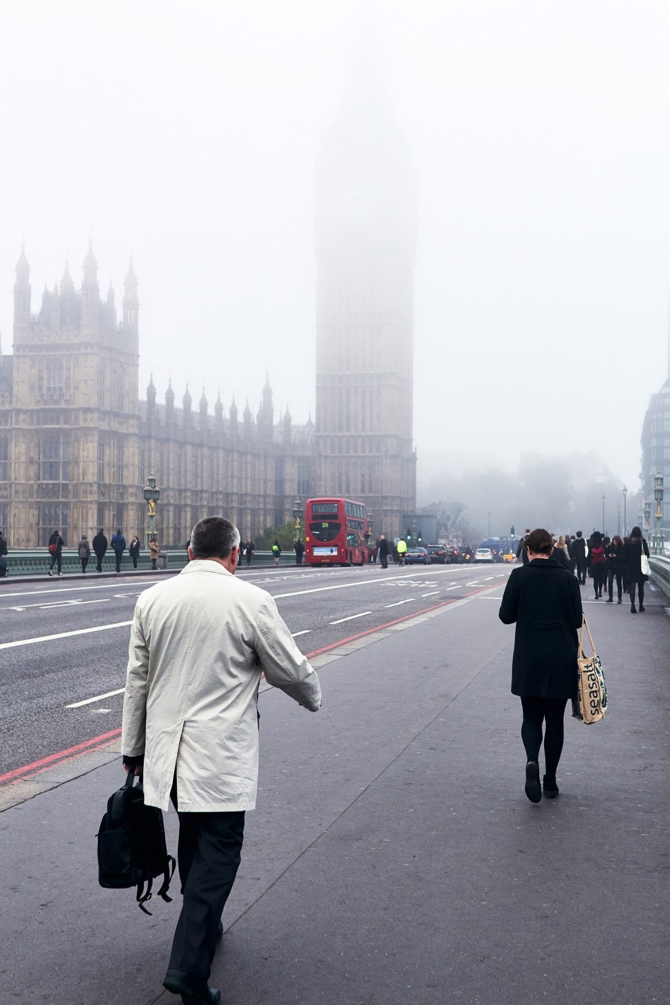Cuộc thi ảnh toàn cầu ColorPro Award 2022 chủ đề 'Đột phá' chính thức khởi tranh - Image 3 Ron Timehin London Fog