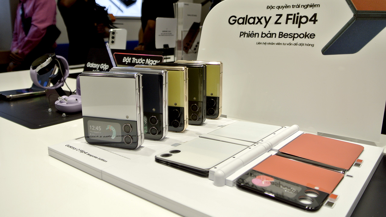 Samsung Galaxy Z 2022 tưng bừng mở bán ở các hệ thống bán lẻ - MT Smart 17