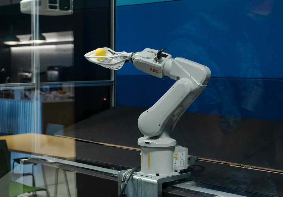 Google đang đào tạo robot để giống người hơn - robot 2