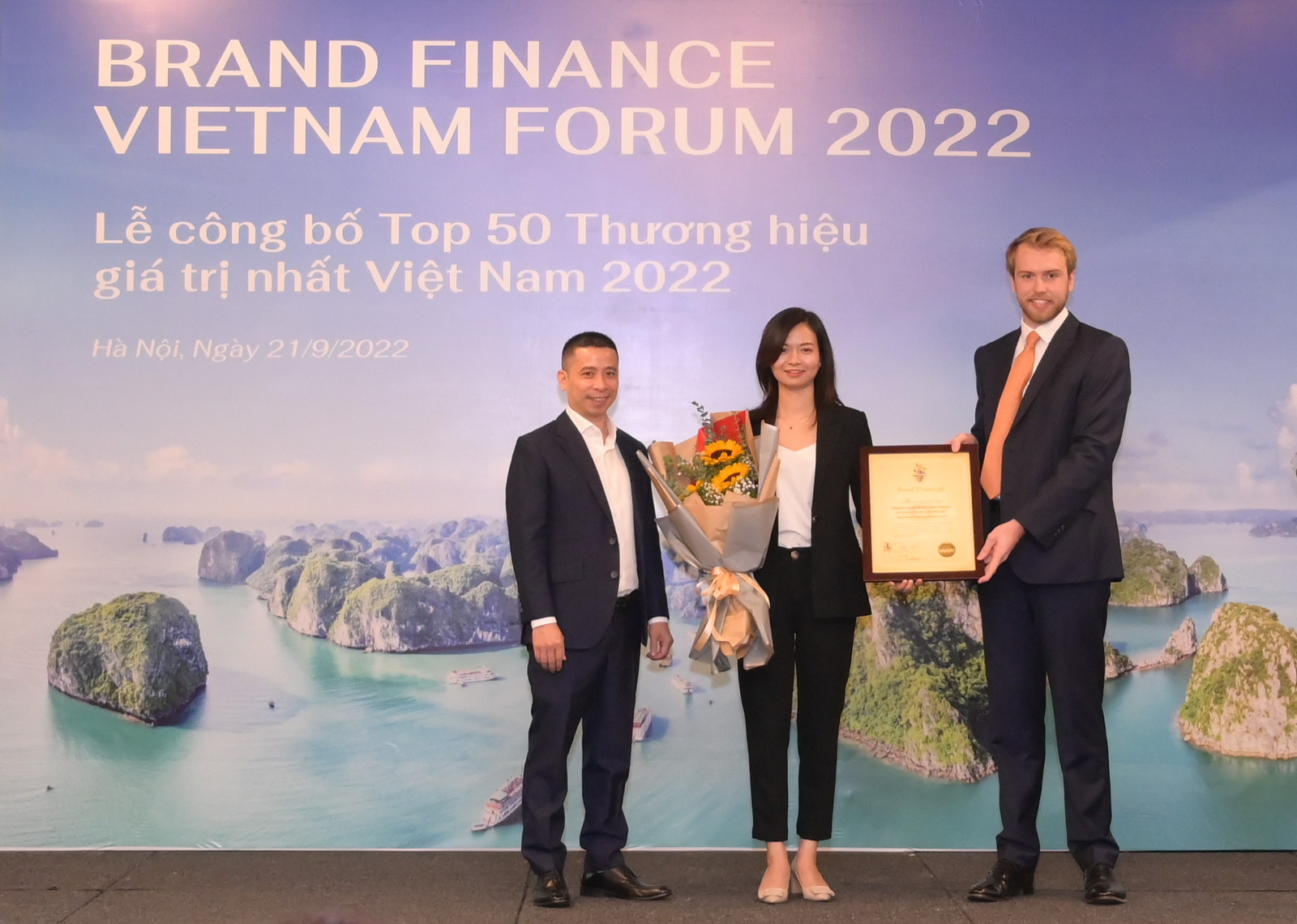2 tập đoàn viễn thông chiếm vị trí nhất nhì của 50 thương hiệu giá trị nhất Việt Nam - Anh 02 6