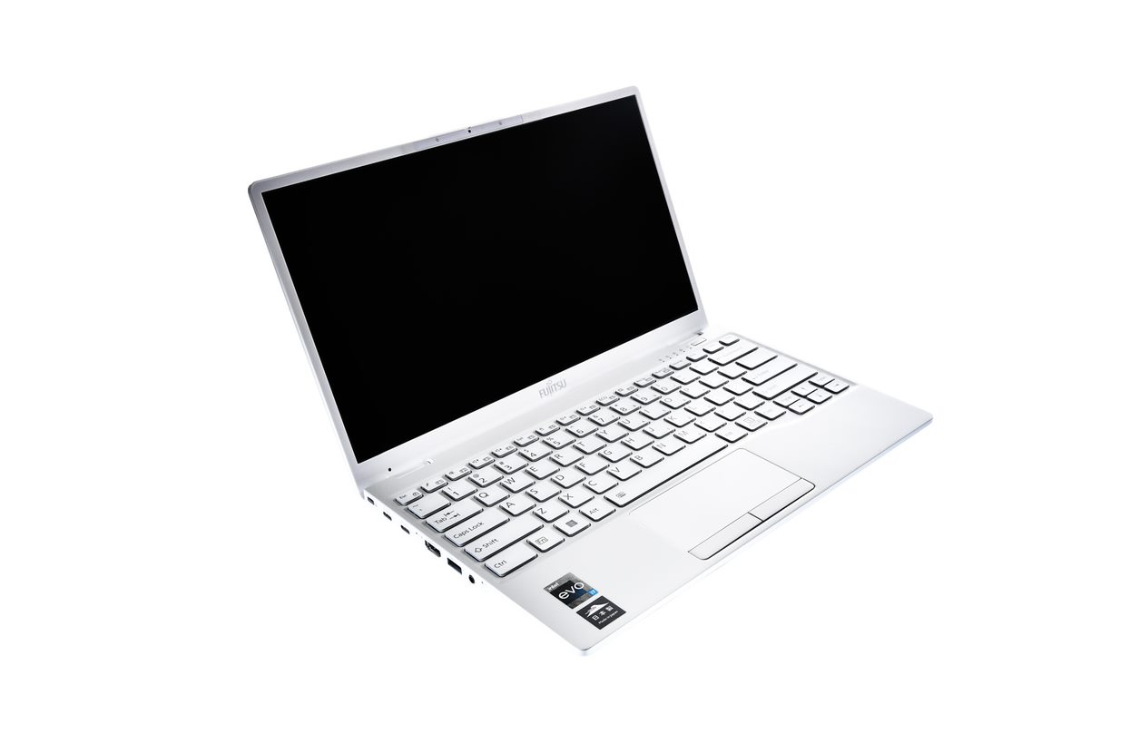 Fujitsu ra mắt notebook UH-X Series mạnh mẽ, siêu nhẹ chỉ 878g - UHX1003