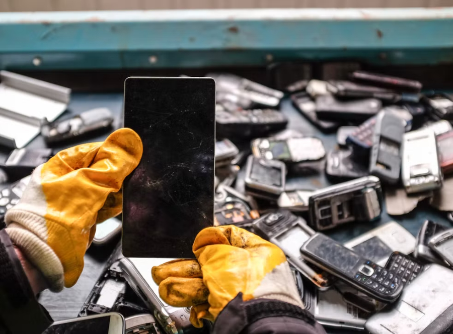 Hơn 5 tỷ điện thoại di động trở thành rác thải trong năm nay - 2 5