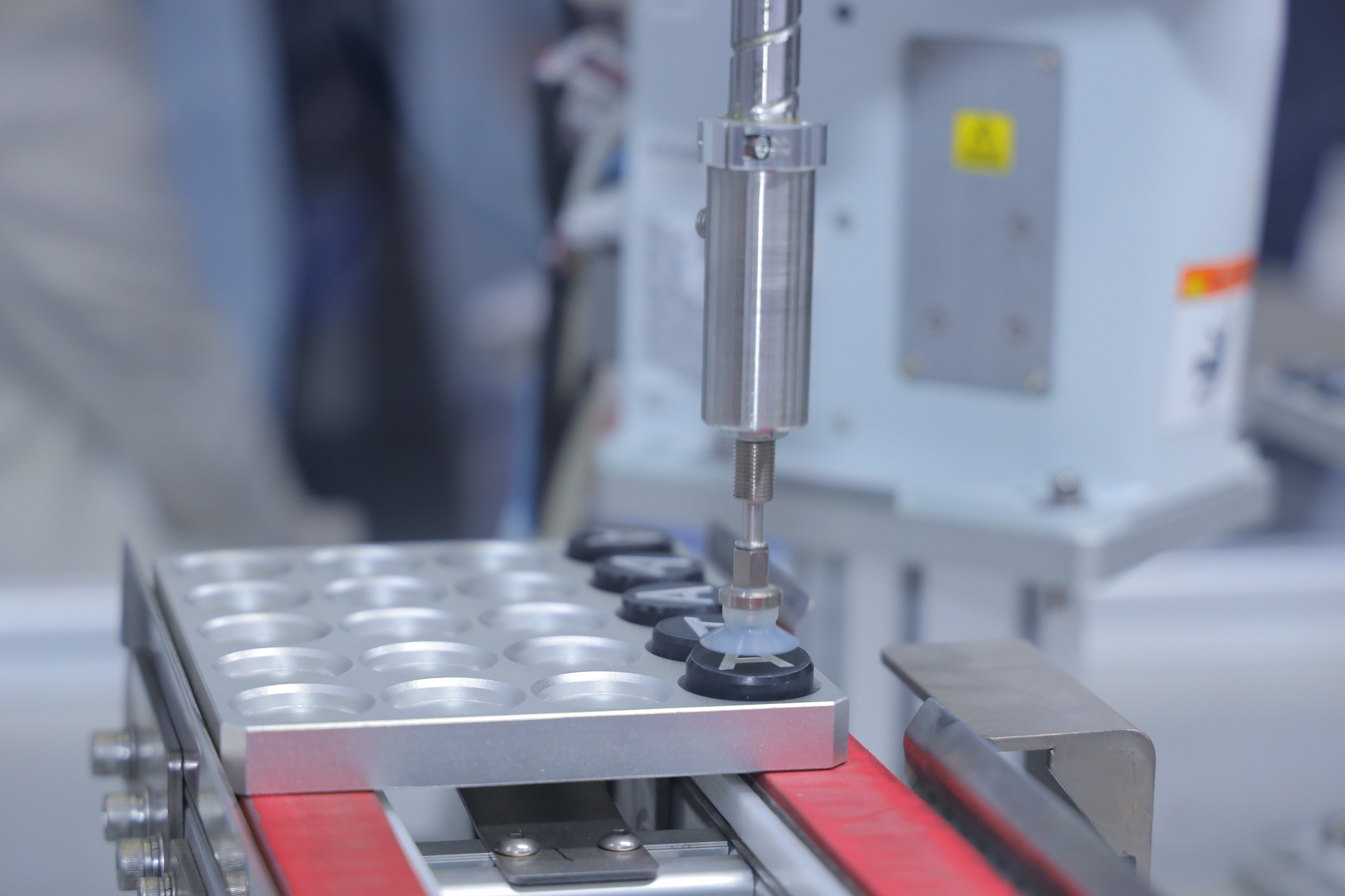 Epson giới thiệu robot công nghiệp ở METALEX - 4. Robot T3 trinh dien