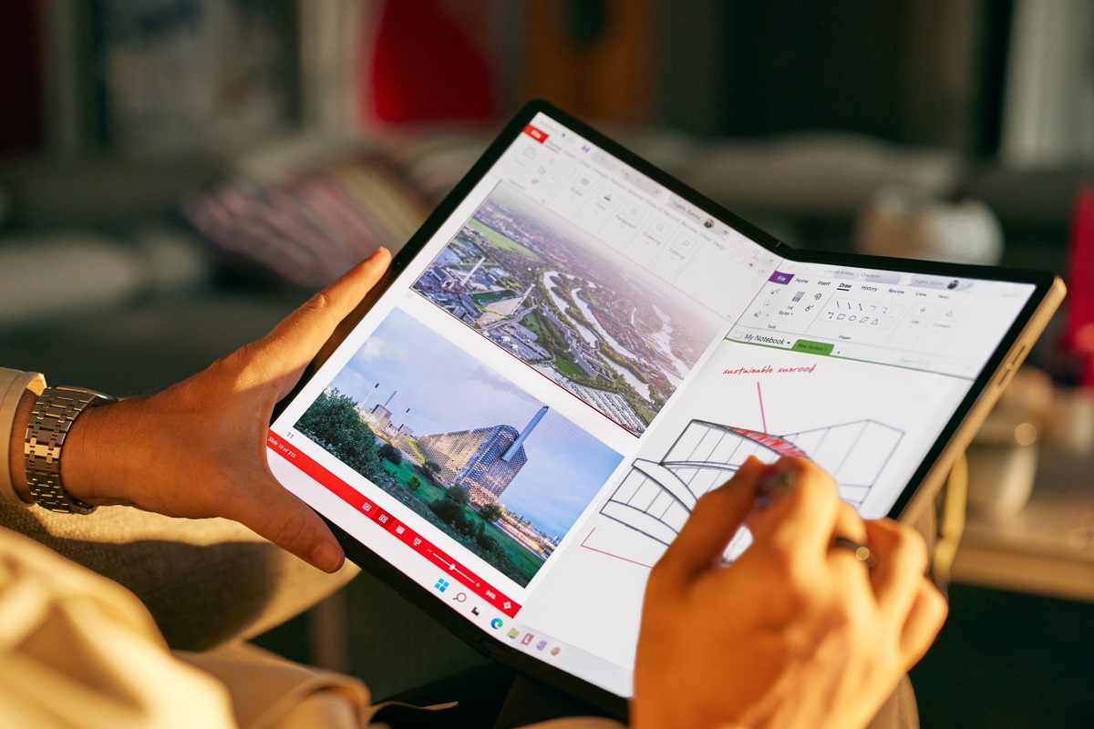 Lenovo trình diễn loạt sáng tạo công nghệ thông minh tại Tech World 2022 - Lenovo ThinkPad X1 Fold 2