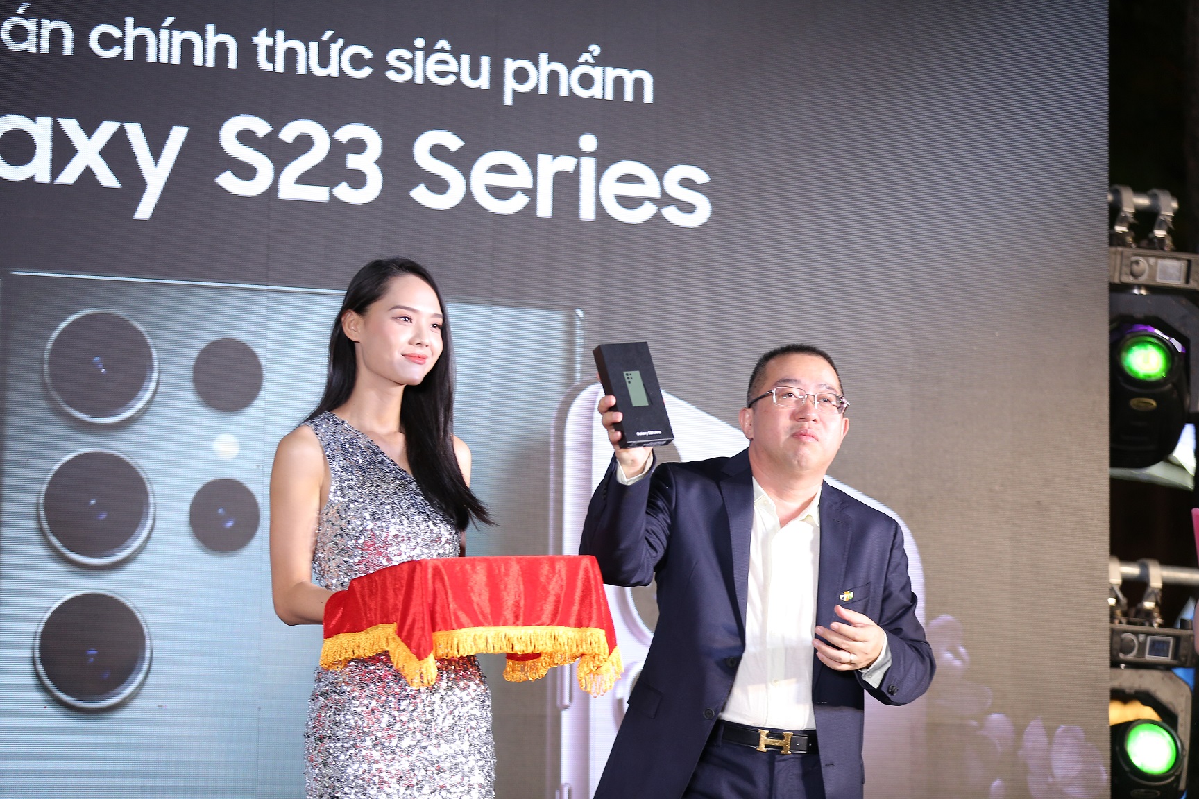 Galaxy S23 Series mở bán, vẫn thu hút người dùng - OY1C8330