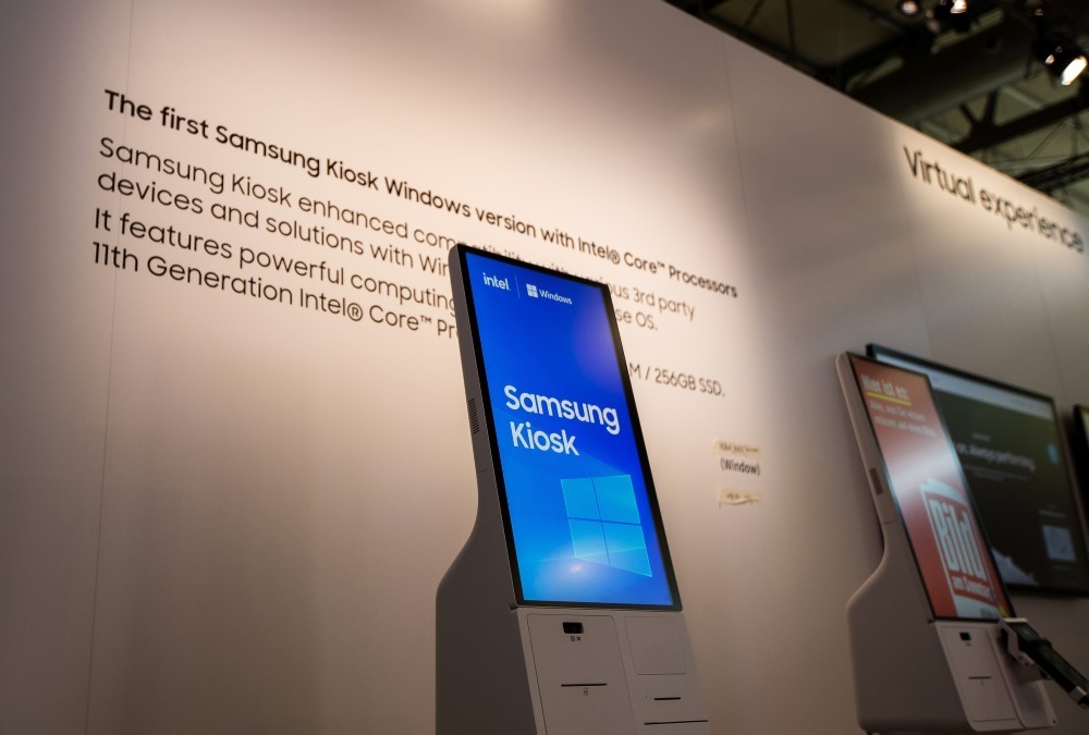 Samsung giới thiệu Kỷ nguyên Màn hình hiển thị thân thiện môi trường - samsung kiosk