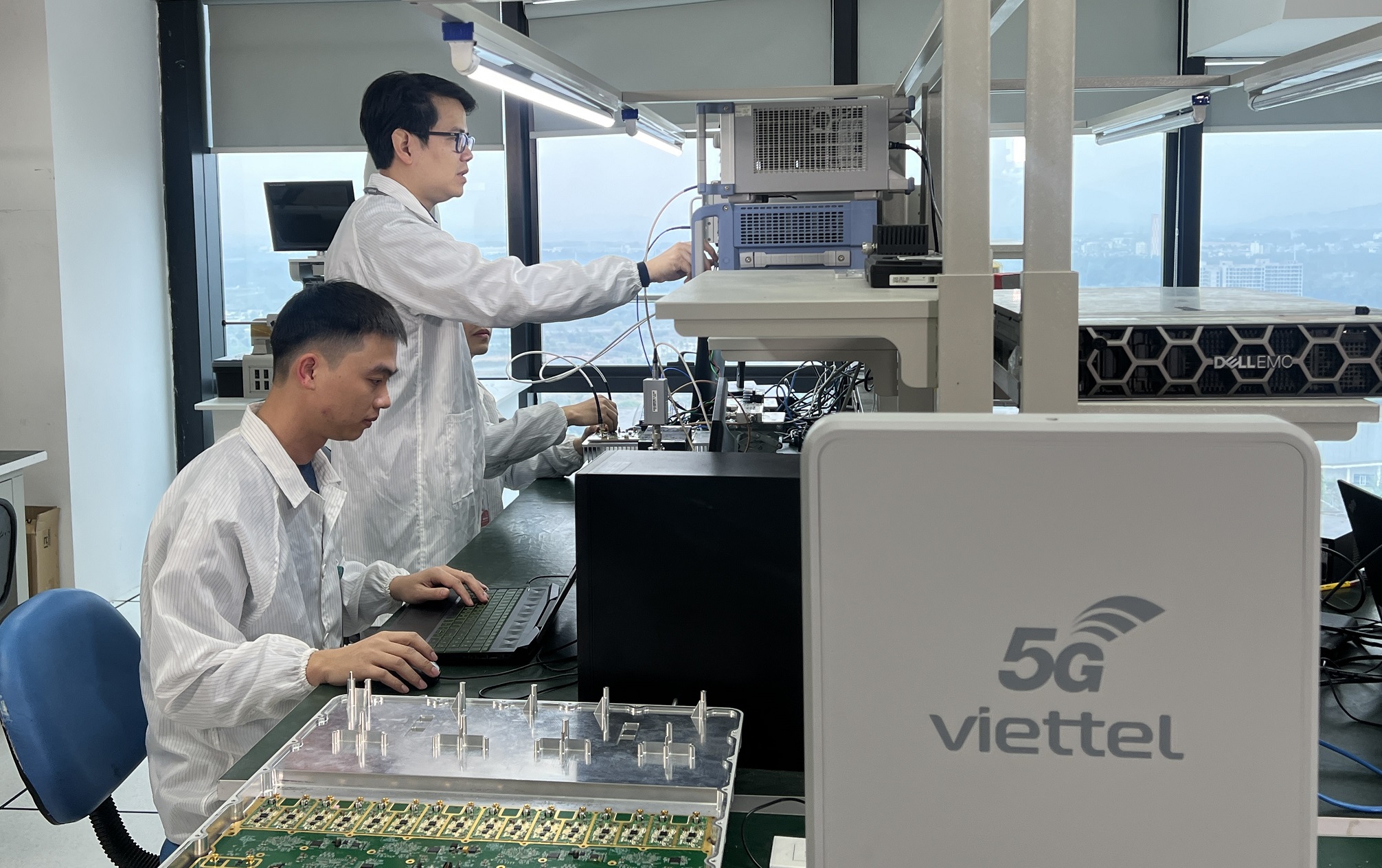 Viettel A C U Th Nh M Ng L I 4G 5G Make In Viet Nam V O M Ng L I   Products Designed By Viettel Itself Are Capable Of Adapting To Increasingly Unpredictable Risks In Todays Complex And Risky Cyber Security Environment 