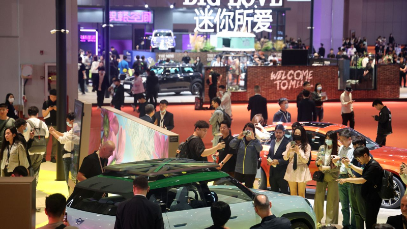 Cộng đồng mạng Trung Quốc kêu gọi tẩy chay BMW vì “2 hộp kem” - 2 11