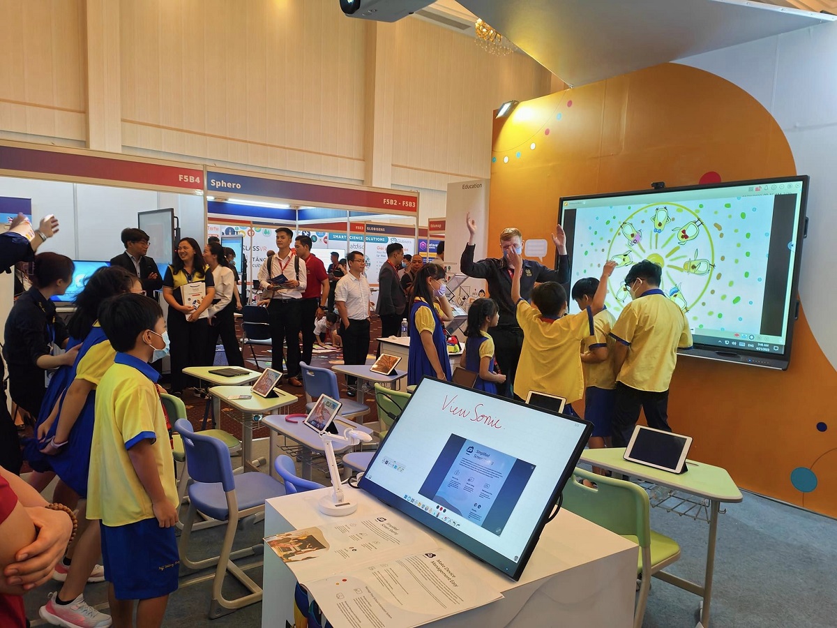 Triển lãm Quốc tế BESS Vietnam 2023: Nhiều giải pháp giáo dục hay, đông đảo khách tham quan - 342558718 211295568285468 7891168237555914483 n