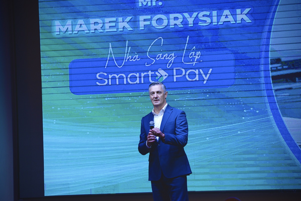 Ứng dụng thanh toán số vào kinh doanh ẩm thực, tặng 50.000 thiết bị SmartBox cho các tiểu thương - Ong Marek Forysiak Nha Sang Lap Smartpay phat bieu tai Toa dam  Doanh nghiep FB voi thanh toan dien tu  .jpeg
