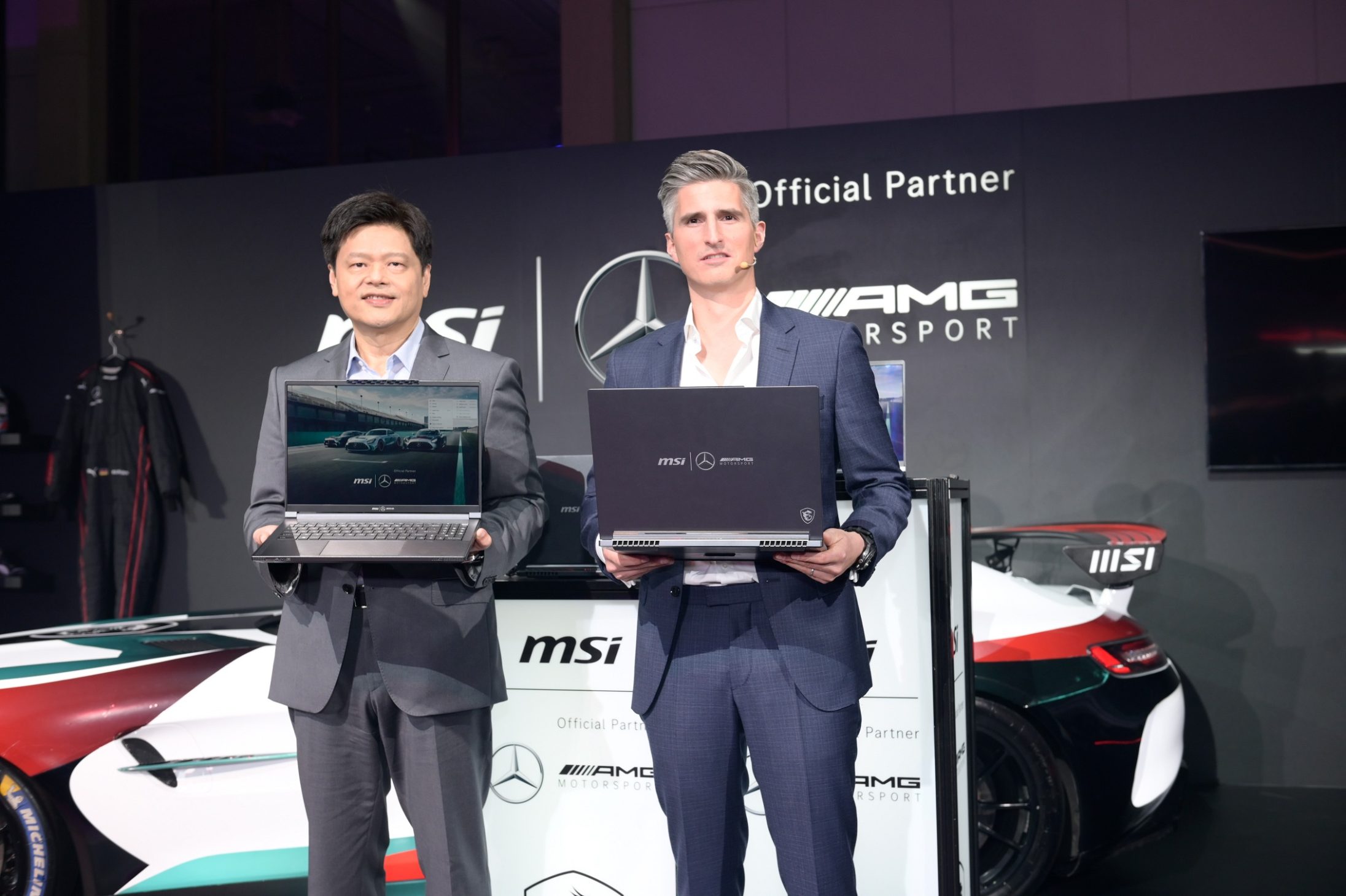 Laptop MSI phiên bản Mercedes-AMG, trải nghiệm đường đua gaming - MSI x AMG 2