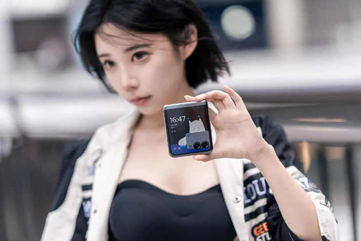 Xiaomi chuẩn bị điện thoại gập thách thức Samsung? - 3 2