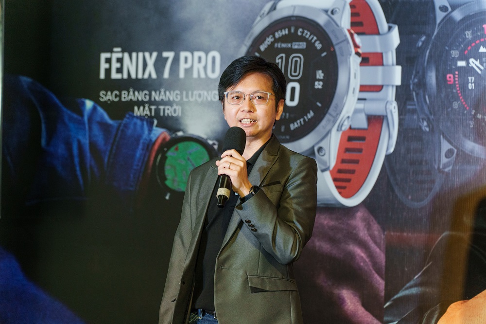 Garmin ra mắt đồng hồ Fēnix 7 Pro và Epix Pro nhiều tính năng hữu ích cho người chơi thể thao - Ong Ivan Lai Giam doc Khu vuc cua Garmin gioi thieu ve Fenix 7 Pro va Epix Pro
