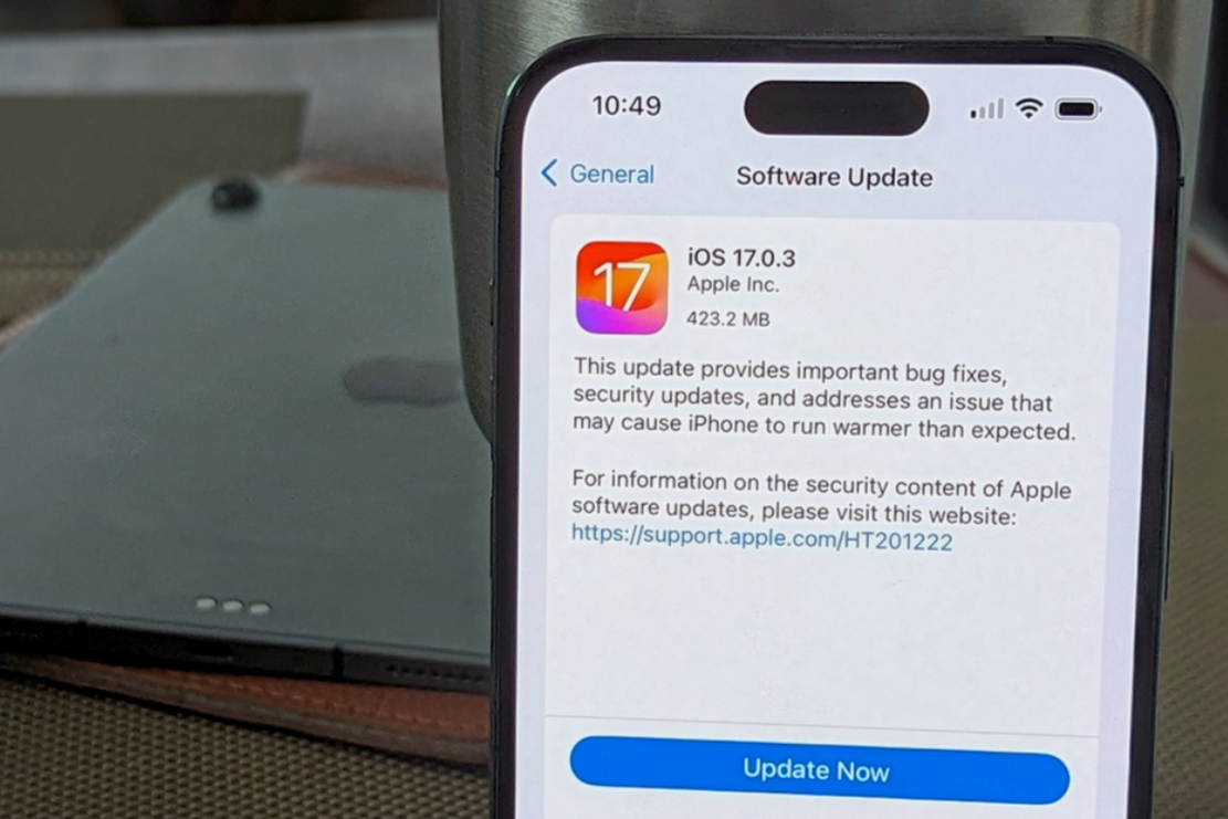 Apple vội vã tung bản cập nhật iOS 17.0.3 cho iPhone 15 Pro vì sự cố nóng máy - 1 4