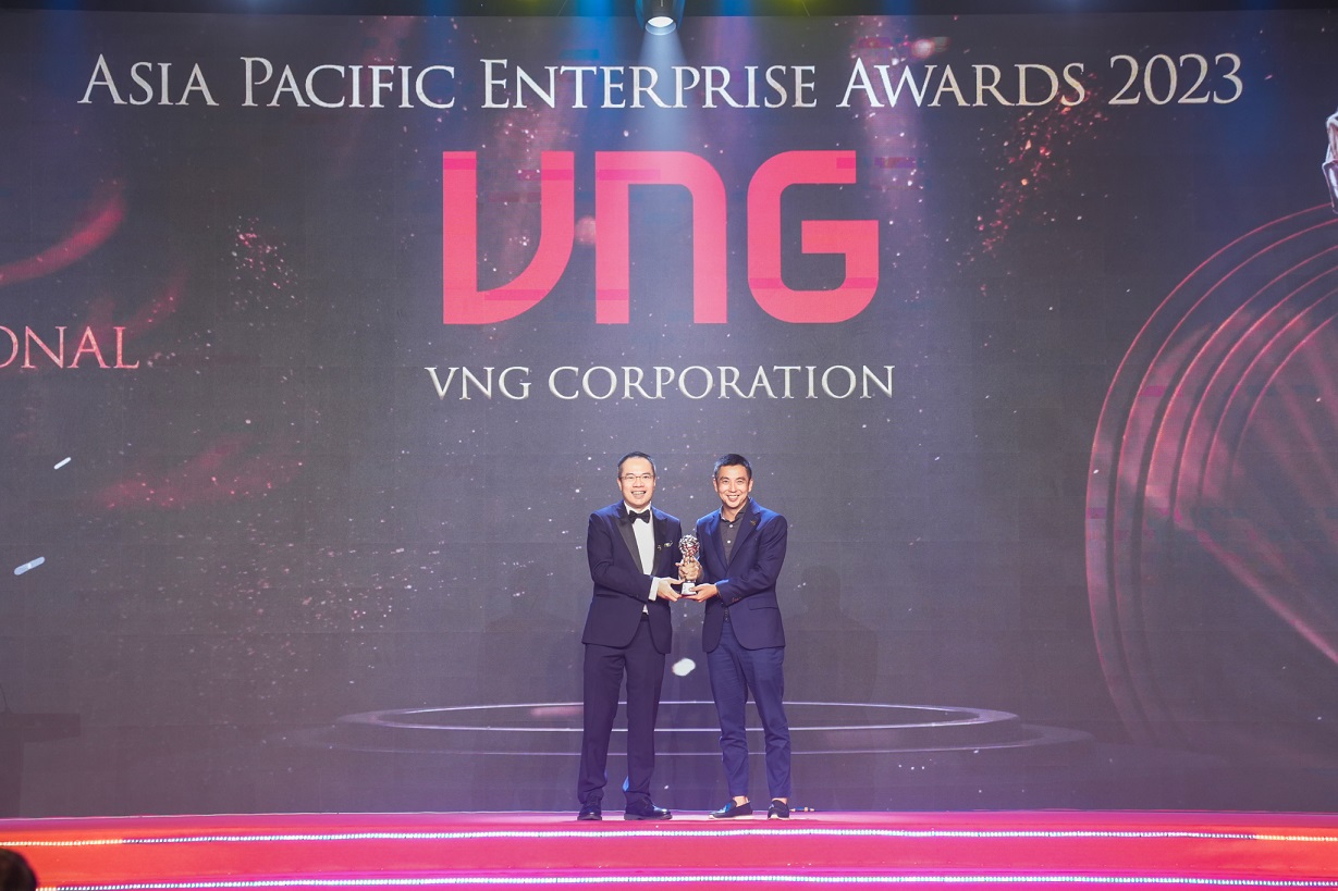 VNG là “thương hiệu truyền cảm hứng” của năm 2023 - Pho TGD VNG Kelly Wong ben phai