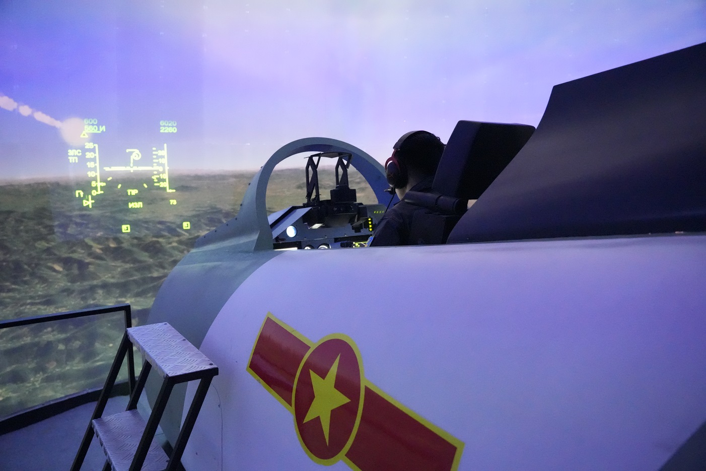Viettel có nhà phân phối Hệ thống mô phỏng huấn luyện lái máy bay tại Indonesia - He thong mo phong huan luyen lai may bay cua Viettel