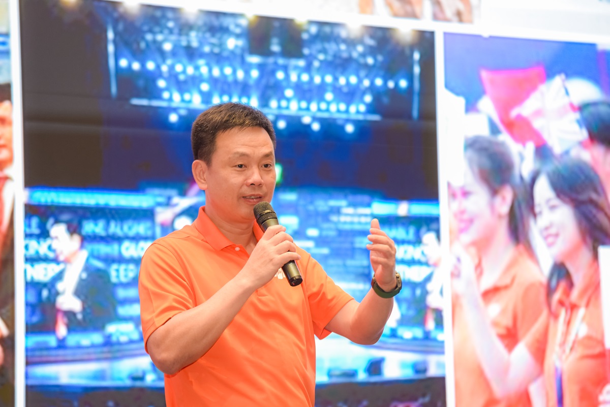 FPT công bố đạt mốc 1 tỷ USD doanh thu dịch vụ CNTT nước ngoài, đánh dấu sự chuyển dịch lên “world – class” - Ong Pham Minh Tuan Tong Giam doc FPT Software 02 1